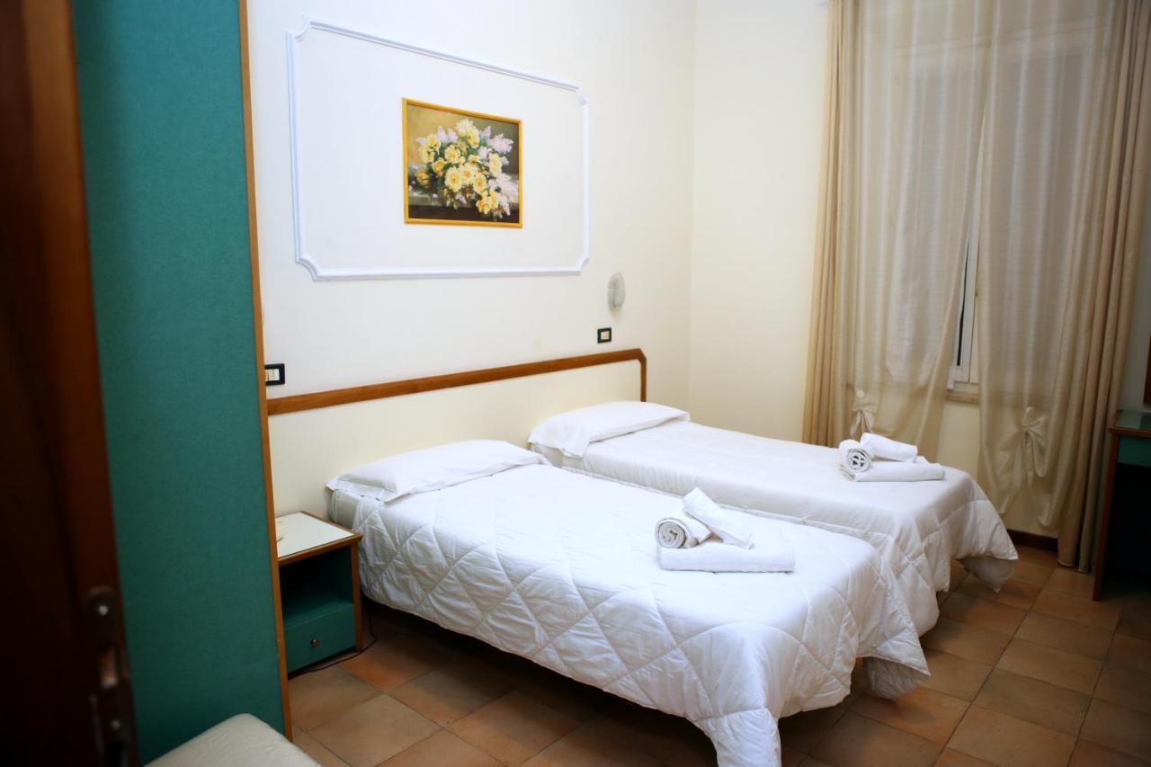 Hotel La Torre Rimini Exterior photo